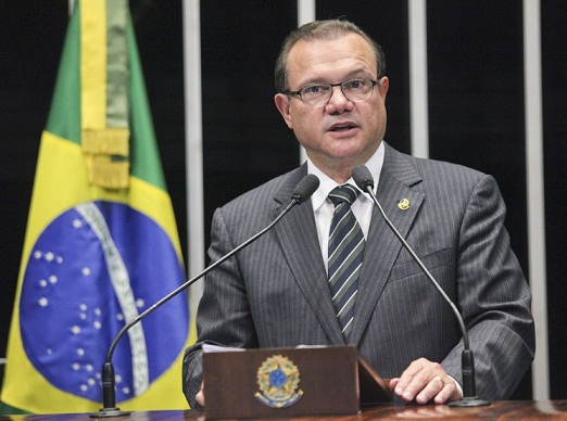 'Se n&atilde;o tem nada errado, o que tem a esconder?', questionou o senador Wellington Fagundes - Foto Assessoria