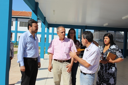 O objetivo da visita foi dar a oportunidade para os diretores mostrarem os problemas enfrentados nas institui&ccedil;&otilde;es. Foto - Assessoria 
