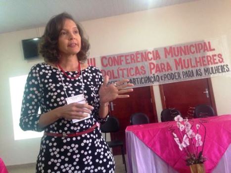 "Nosso papel &eacute; oferecer subs&iacute;dios para que as mulheres avaliem as pol&iacute;ticas que s&atilde;o executadas em sua cidade&rdquo;, informou a Defensora P&uacute;blica T&acirc;nia Regina de Matos. Foto - Assessoria