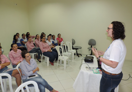 Palestras em empresas no m&ecirc;s outubro rosa de preven&ccedil;&atilde;o do o c&acirc;ncer de mama e colo de &uacute;tero 
