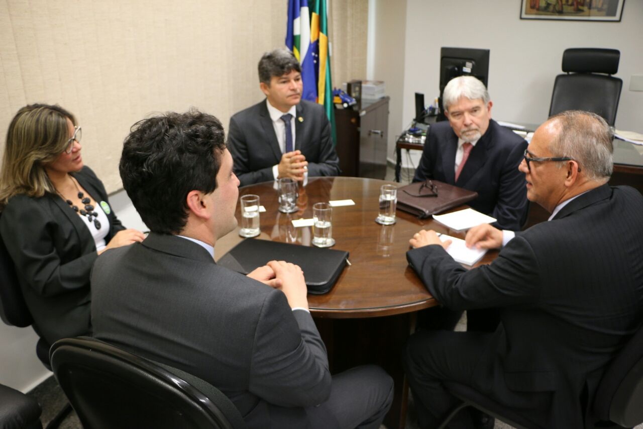 Leandro Martins Alves, Consultor da Presid&ecirc;ncia da Petrobr&aacute;s, Luciana Malenha, assessora da Presid&ecirc;ncia, Jo&atilde;o Lima Romeiro, Manager da Petrobr&aacute;s, com P&aacute;tio e Medeiros. Foto: GazetaMT