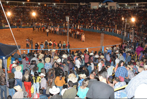 Arena de shows e rodeio lotada todos os dias de festa em Itiquira Foto: Divulgação
