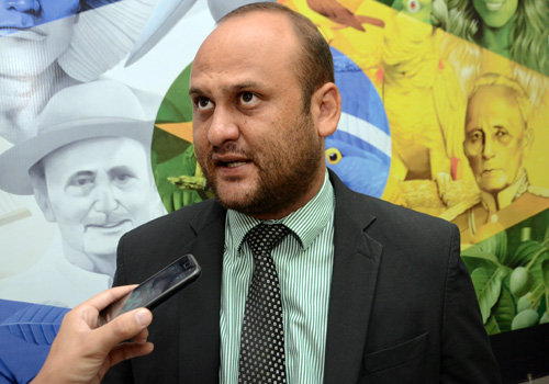 "Os vereadores tem de entrar em contato com seus deputados e buscar o di&aacute;logo mais flex&iacute;vel junto ao governo do Estado", disse Roni Magnani. Foto: Luan Dourado/GazetaMT
