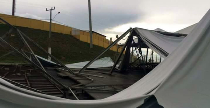 Camarote ficou totalmente destru&iacute;do. - Foto: GazetaMT