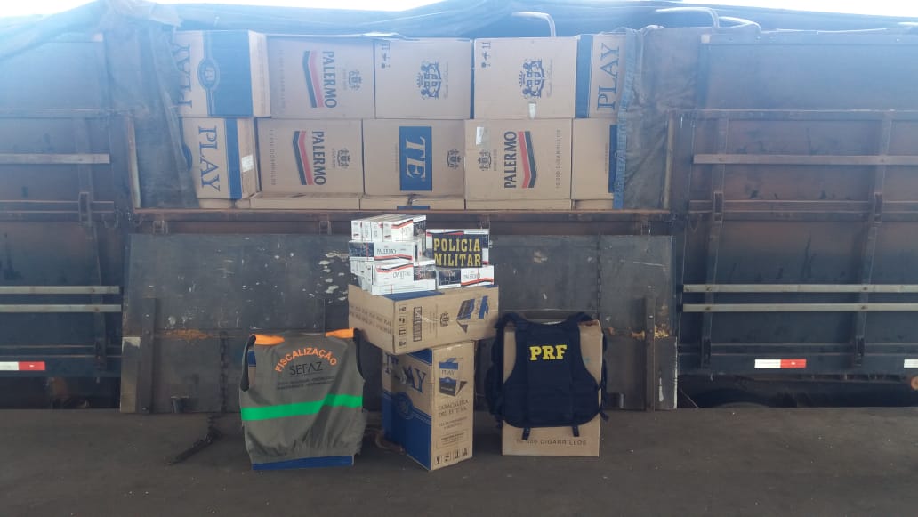 Material apreendido pela pol&iacute;cia durante fiscaliza&ccedil;&atilde;o. (Foto: divulga&ccedil;&atilde;o PRF/MT)
