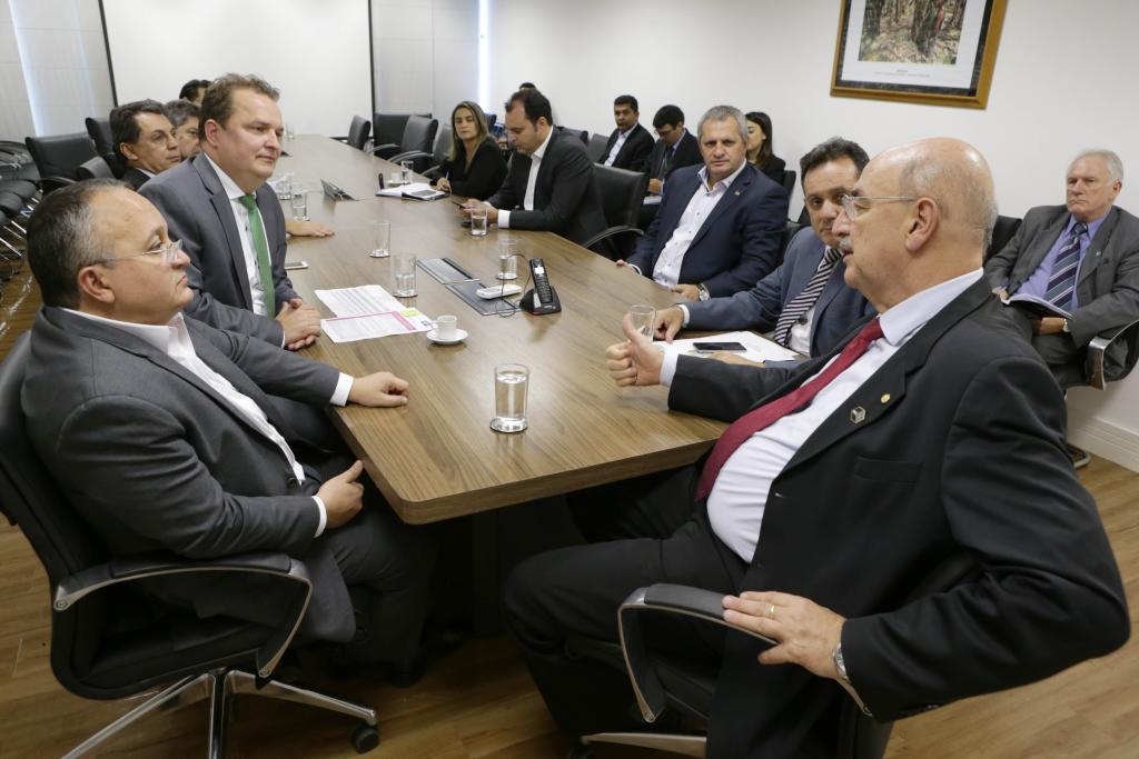 Reuni&atilde;o ocorreu nesta ter&ccedil;a-feira. Foto: Assessoria