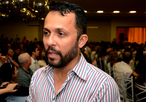 Juliano Almeida, representante dos concursados, disse que a luta s&oacute; come&ccedil;ou. Foto: Luan Dourado/GazetaMT