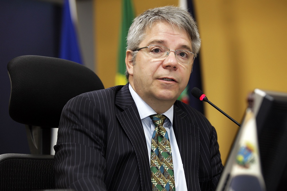 Conselheiro interino Luiz Henrique Lima. Foto: divulga&ccedil;&atilde;o TCE/MT.