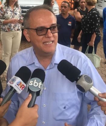 Prefeito falou sobre a aquisi&ccedil;&atilde;o do ve&iacute;culos em coletiva a imprensa. Foto: GazetaMT