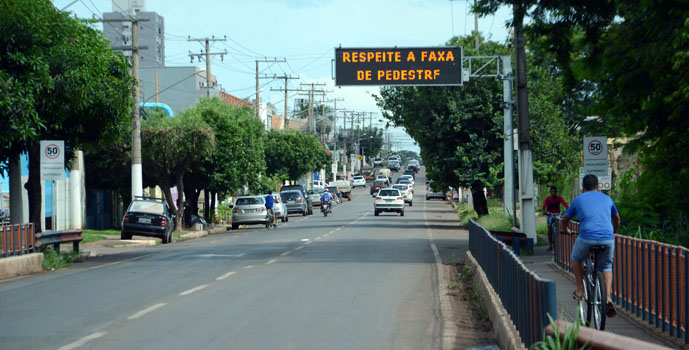 Um dos pain&eacute;is da Rua Fernando Corr&ecirc;a da Costa. Foto : GazetaMT