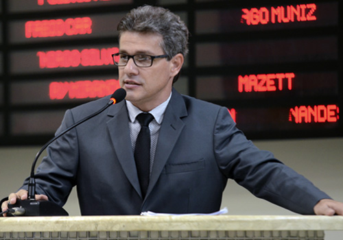 S&iacute;lvio Negri cobra explica&ccedil;&otilde;es sobre Processo Seletivo da Educa&ccedil;&atilde;o. Foto: Luan Dourado/ GazetaMT