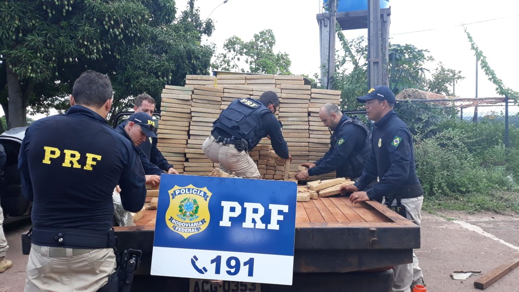 Ve&iacute;culo apreendido onde a droga era transportada. (Foto: Sirlei Alves/GazetaMT)