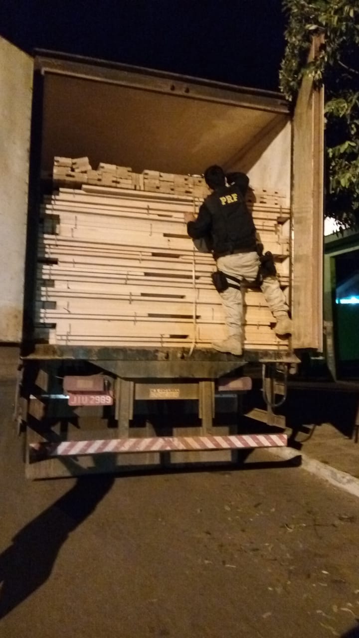 Uma das cargas apreendida pela pol&iacute;cia. (Foto: divulga&ccedil;&atilde;o PRF/MT)