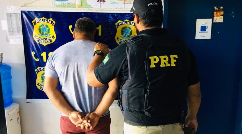 O suspeito havia deixado o munic&iacute;pio de Nobres (MT) com sentido a Paranatinga (MT) quando foi abordado pelos PRFs. |(Foto: divulga&ccedil;&atilde;o PRF/MT)