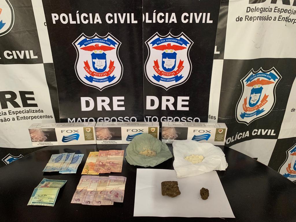 Drogas e dinheiro apreendidos na empresa dos suspeitos. (Foto: divulgação PJC/MT) 