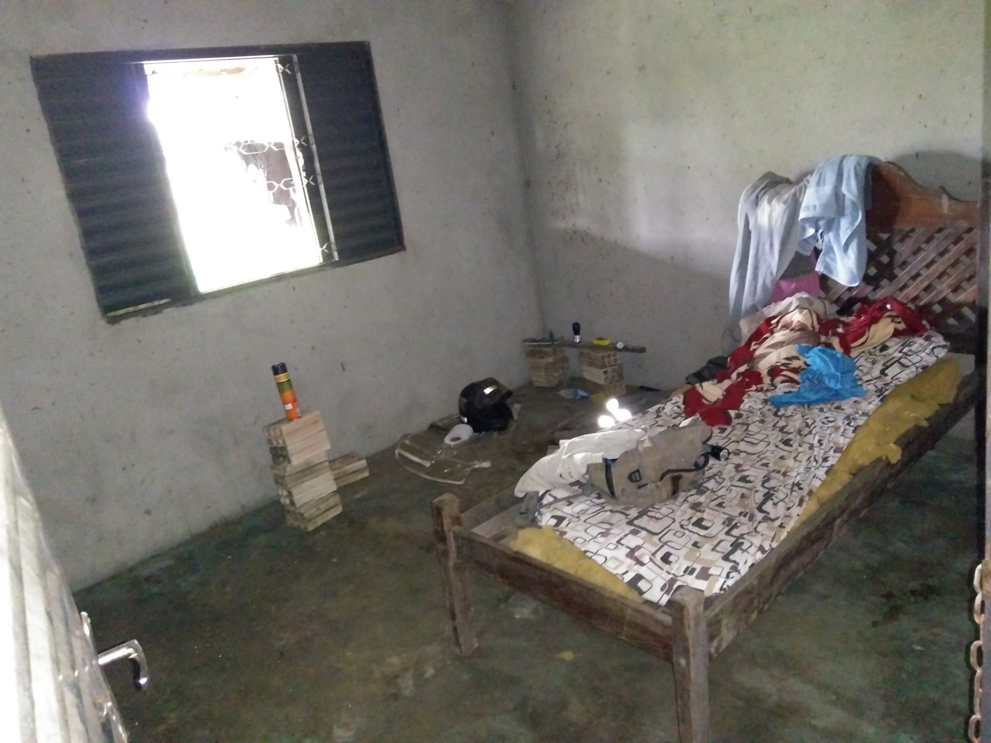 Os trabalhadores dormiam em camas improvisadas. (Foto: divulga&ccedil;&atilde;o PJC/MT)