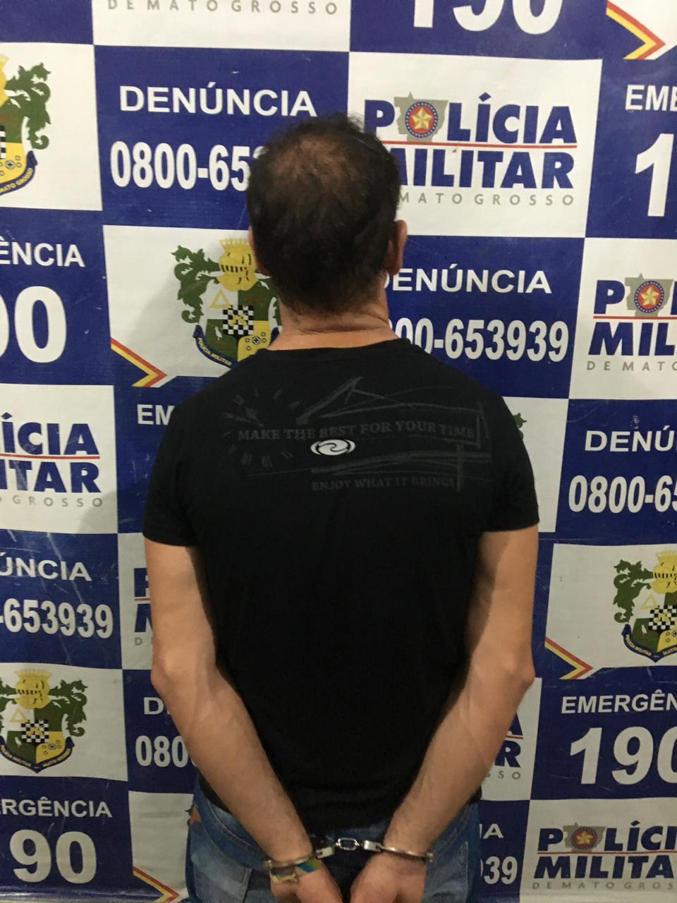 Homem detido por falsa comunica&ccedil;&atilde;o de crime. Foto: PM/Rondon&oacute;polis
