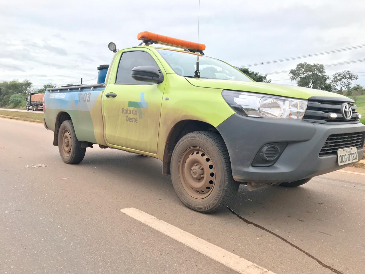 Motorista morre preso &agrave;s ferragens em acidente na Serra de S&atilde;o Vicente. (Foto: Sirlei Alves/Gazeta/MT)