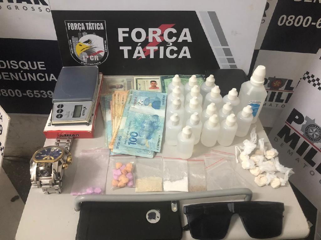 Material usado por suspeito era vendido em boate. (Foto: PM/MT)