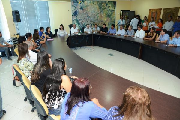 Reunião realizada em 2013 concretizou o Plano Municipal de Educação em Rondonópolis