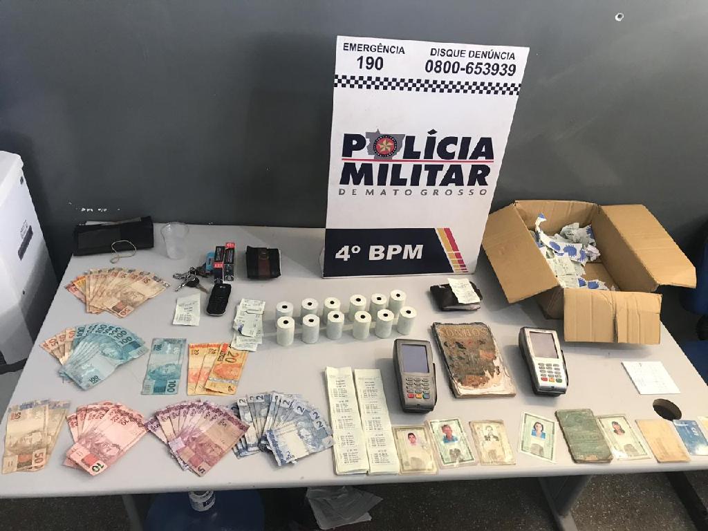 Materiais apreendidos pela pol&iacute;cia com os suspeitos. (Foto: divulga&ccedil;&atilde;o PM/MT)