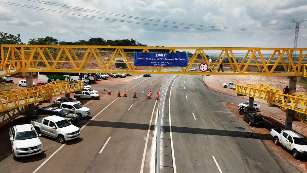 O trecho liberado conta com pavimento de concreto, duas passarelas e pontos de &ocirc;nibus. (Foto: Eliz Passos)