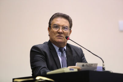 "Infelizmente, o problema deixou de ser associado &agrave; meia-idade e vem afetando jovens entre 25 e 30 anos", afirmou Dr. Gimenez, autor do projeto - Foto Divulga&ccedil;&atilde;o