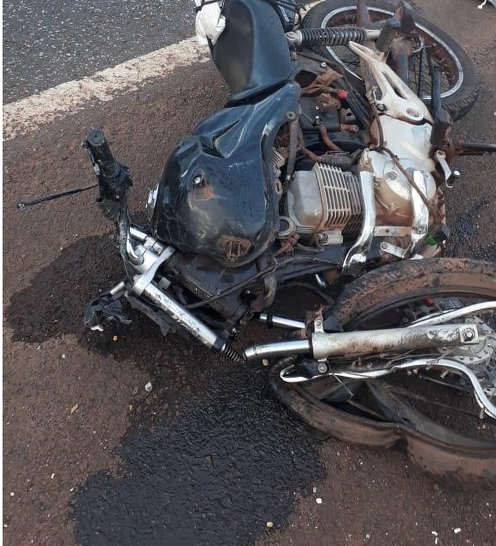 Motocicleta utilizada pelo policial no momento do acidente. (Foto: divulga&ccedil;&atilde;o PJC/MT)