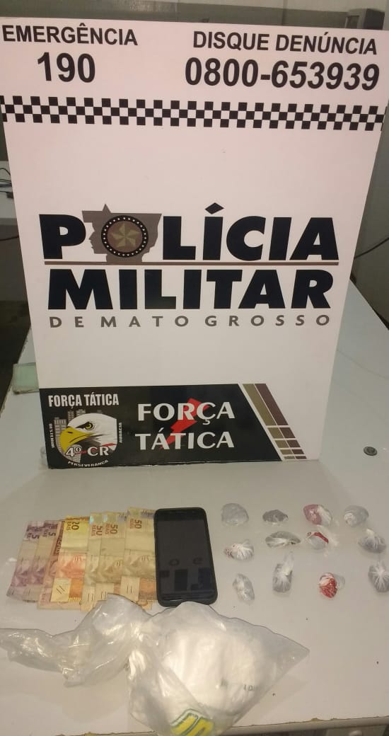 Materiais apreendidos pela pol&iacute;cia na casa dos suspeitos. (Foto: divulga&ccedil;&atilde;o PM/MT)