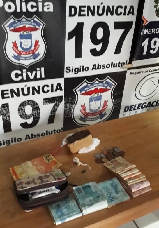 Materiais apreendidos nos endere&ccedil;os alvos da opera&ccedil;&atilde;o conjunta. (Foto: divulga&ccedil;&atilde;o PJC/MT)