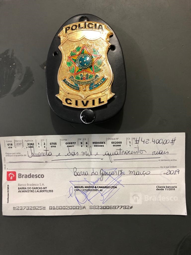 Cheque apreendido que o suspeito tentava descontar na ag&ecirc;ncia. (Foto: divulga&ccedil;&atilde;o PLC/MT)