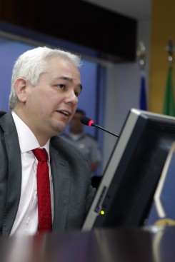 Conselheiro interino Luiz Carlos Pereira. (Foto: divulga&ccedil;&atilde;o TCE/MT)