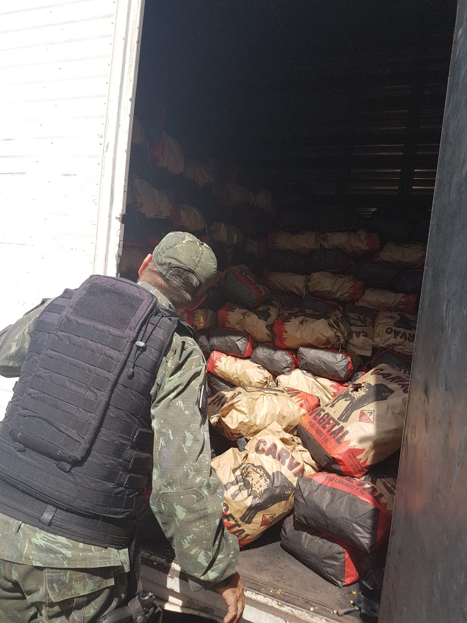 Propriet&aacute;ria foi multada em quase R$ 60 mil. (Foto: PM/MT)