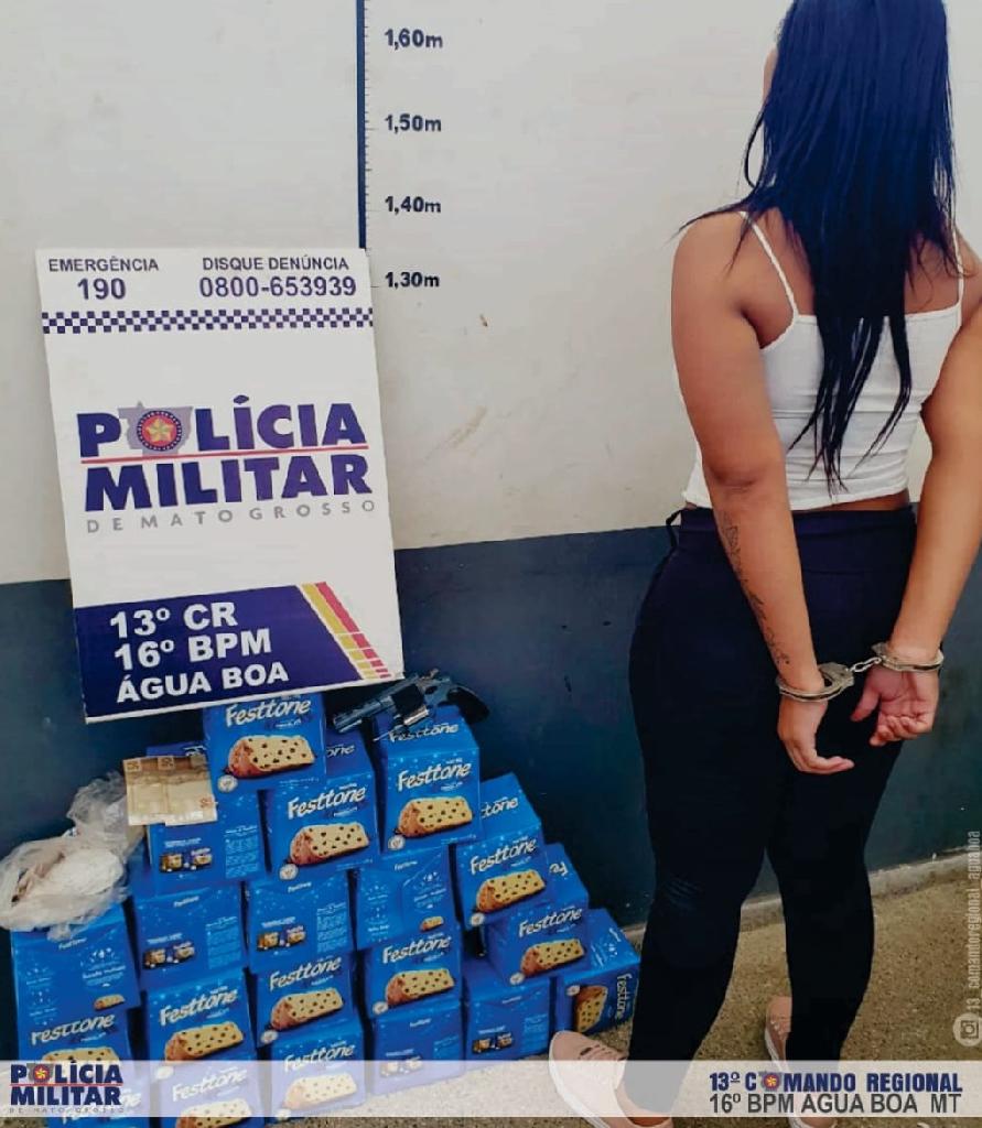 Suspeita foi presa ap&oacute;s uma den&uacute;ncia an&ocirc;nima. (Foto: divulga&ccedil;&atilde;o PM/MT)