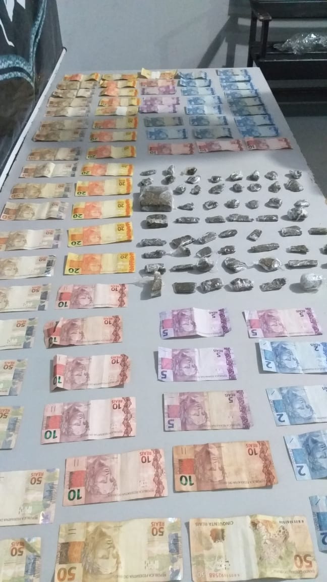 Materiais apreendidos pela pol&iacute;cia com os suspeitos. (Foto: divulga&ccedil;&atilde;o PJC/MT)