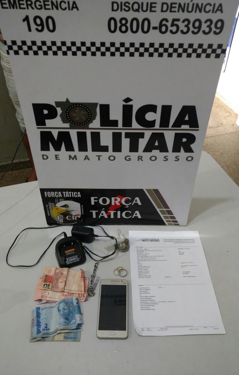 Materiais apreendidos com o suspeito. (Foto: divulga&ccedil;&atilde;o PM/MT)