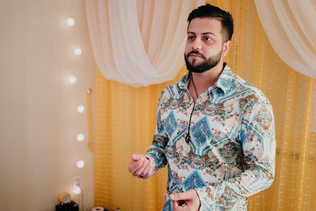 Esta massagem tem poder de provocar estímulos inéditos no corpo e, por isso, quebra vários paradigmas referentes à sua sexualidade", explica o terapeuta Villard. Foto assessoria
