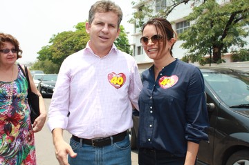 O empres&aacute;rio Mauro Mendes e sua esposa, a socialite Virg&iacute;nia Mendes - Foto: Yuri Ramires/GazetaMT
