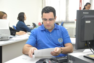 O chefe do cart&oacute;rio da 45&ordf; Zona Eleitoral, Fabr&iacute;cio Napole&atilde;o - Foto Marcos Magalh&atilde;es - GazetaMT