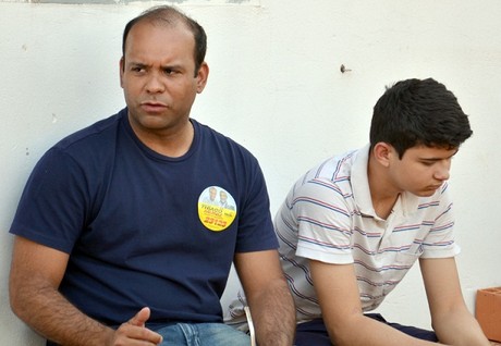 Thiago Muniz em reuni&atilde;o no bairro Tancredo Neves - Foto: Assessoria