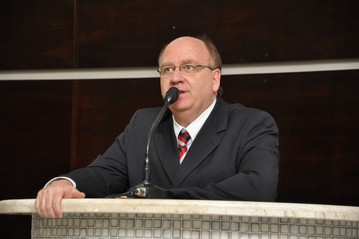 Dr. Manoel diz que com estrat&eacute;gia &eacute; poss&iacute;vel vencer (Foto: Marcos Magalh&atilde;es)