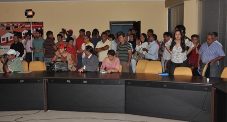 Aplausos ao Prefeito(Foto: Marcos Magalh&atilde;es)