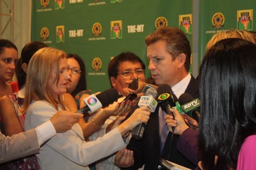 Mauro fala com a imprensa sobre os novos desafios frente a prefeitura de Cuiab&aacute; - Foto: Yuri Ramires/GazetaMT