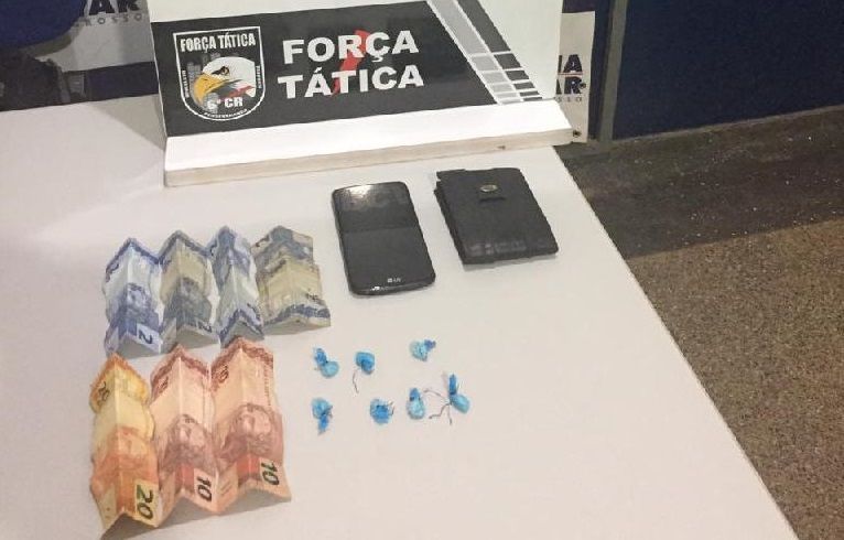Dupla que fazia entrega de droga de bicicleta é presa pela PM