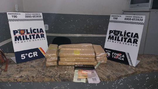 Passageira é flagrada pela segunda vez pela PM com porções de maconha