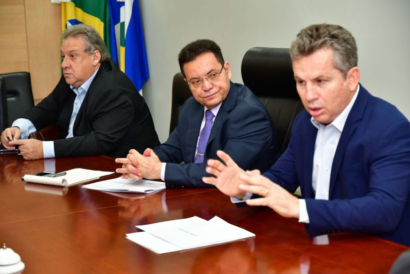 Governador mantém grupo de Whatsapp com deputados estaduais