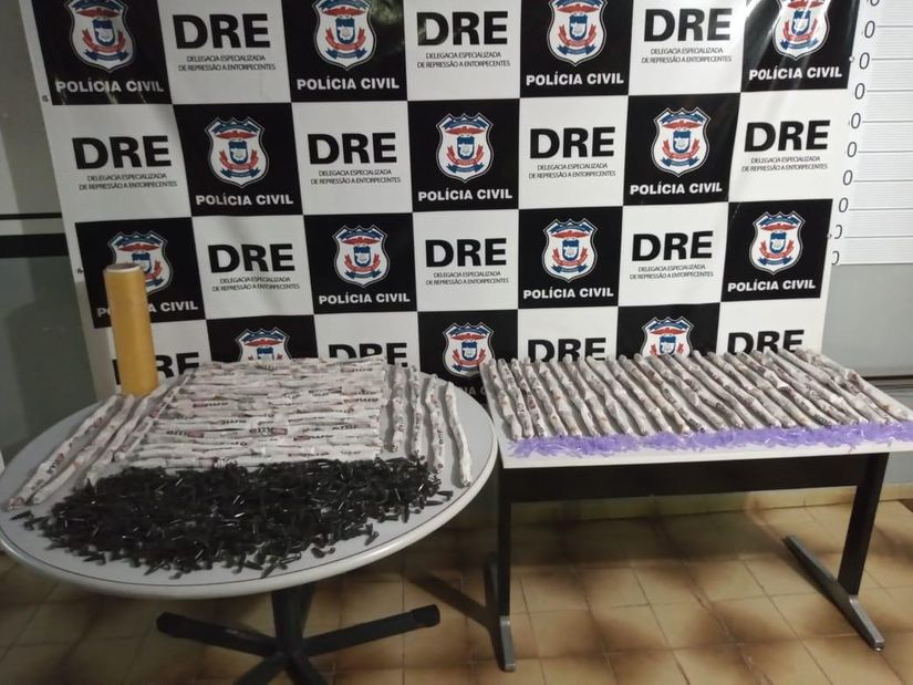 Polícia Civil apreende 50 bananas de dinamite em casa de traficantes