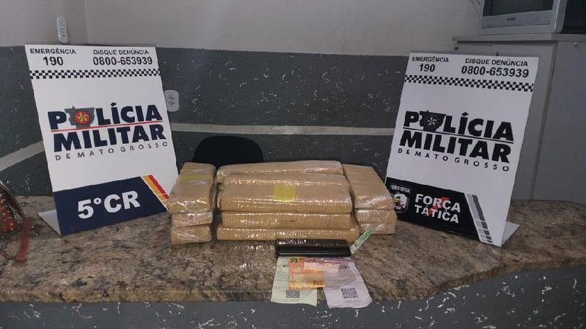 Passageira é flagrada pela segunda vez pela PM com porções de maconha