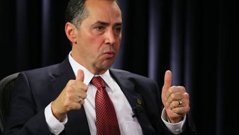 Barroso diz que momento exige compromisso democrático dos candidatos