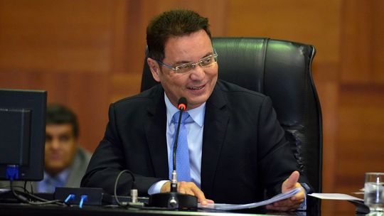 Botelho volta à presidência da ALMT antes do previsto 